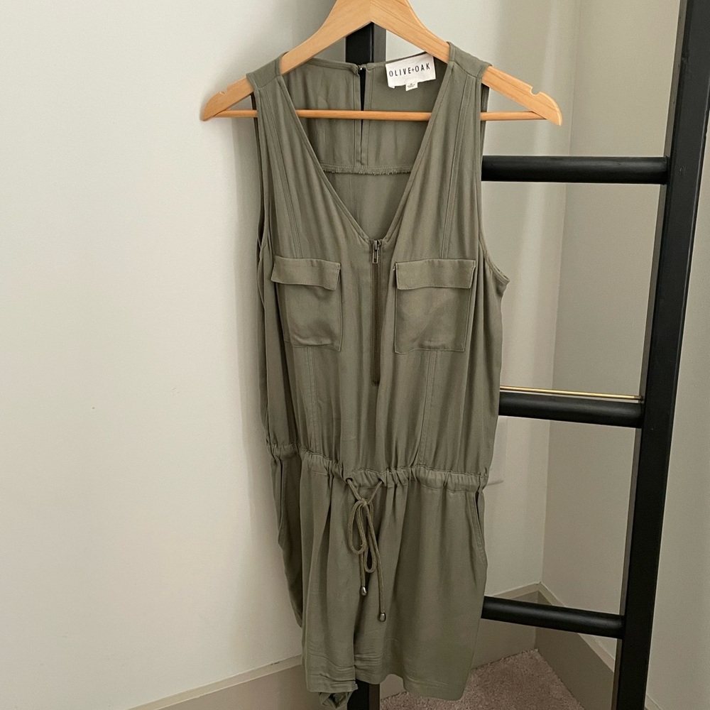 LULU’S OLIVE GREEN ROMPER BY OLIVE + OAK ✨